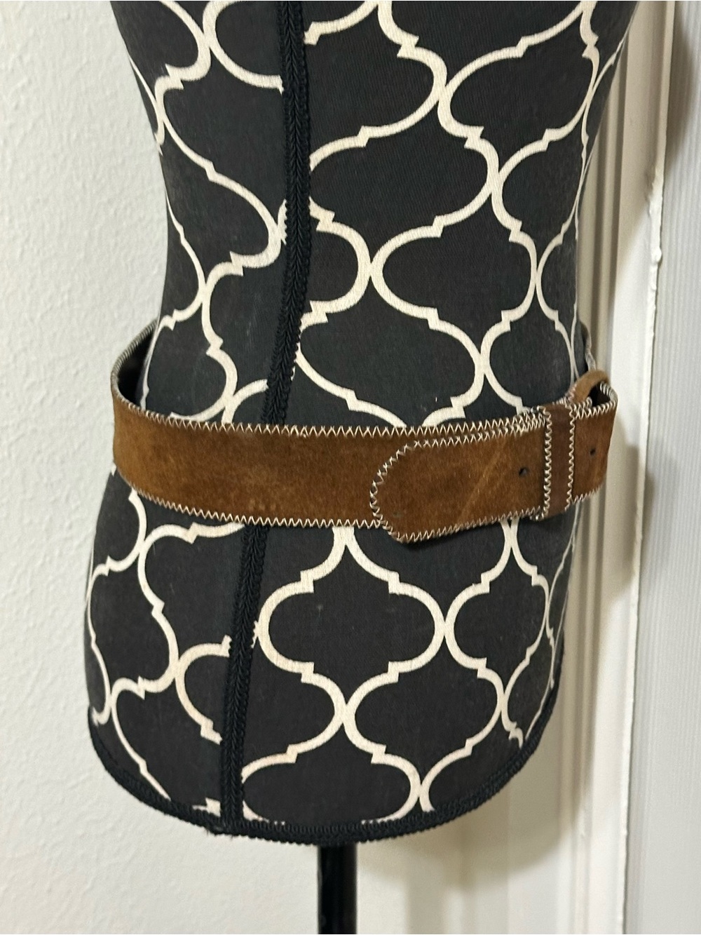 The Campus Suede Leather Size 34 Women’s Belt - Picture 4 of 7